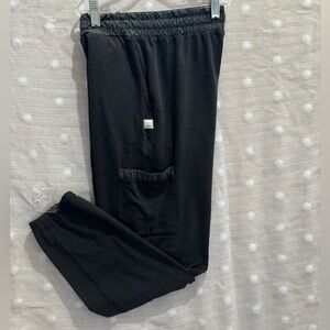 Vuori Women's Jogger size Small
